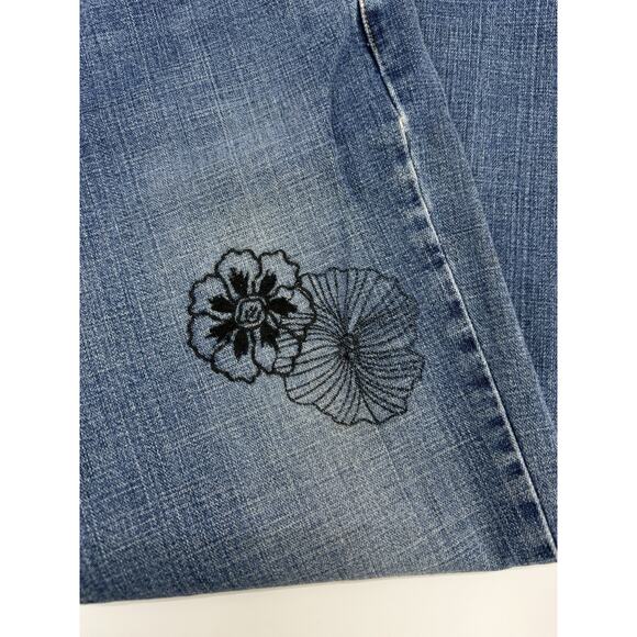 Levis Womens Jeans Size 10 M 515 Bootcut Denim Black Floral Embroidered Detail - Picture 3 of 11